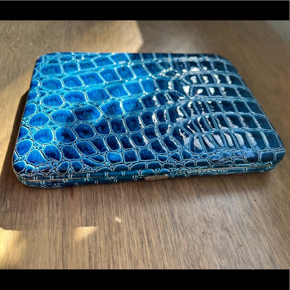 Beautiful blue faux croc wallet with silver clasp. - Picture 2 of 9